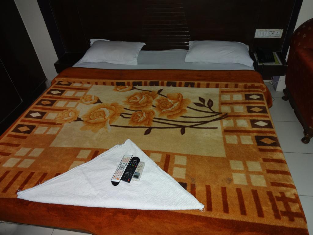 Hotel Elegant International Neu-Delhi Zimmer foto